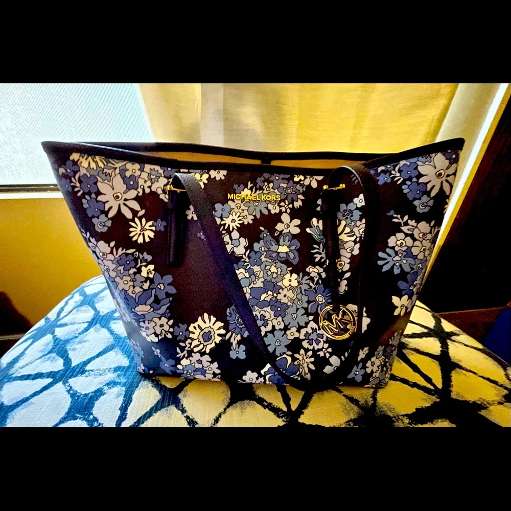 Micheal Kors Navy Floral Tote